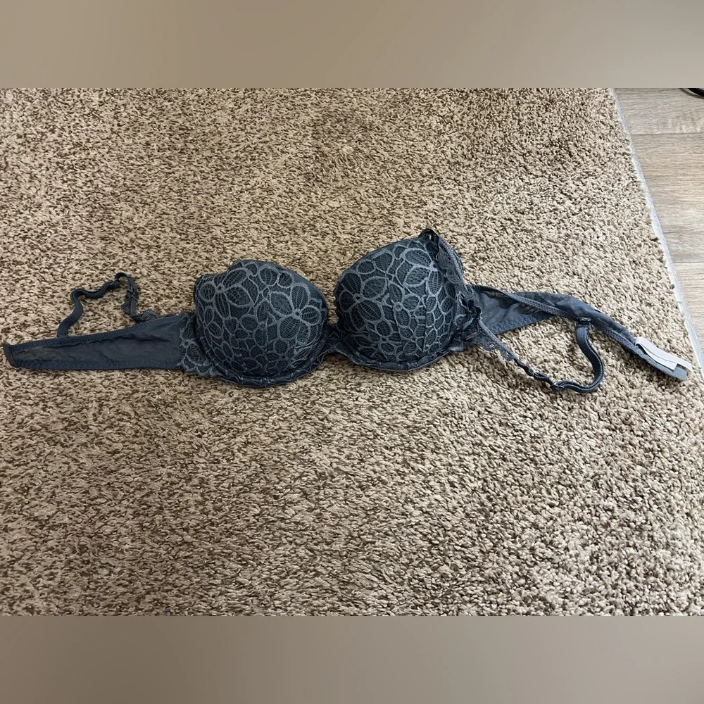 PINK Women’s Lace Push-Up Bra Bundle - Picture 5 of 13